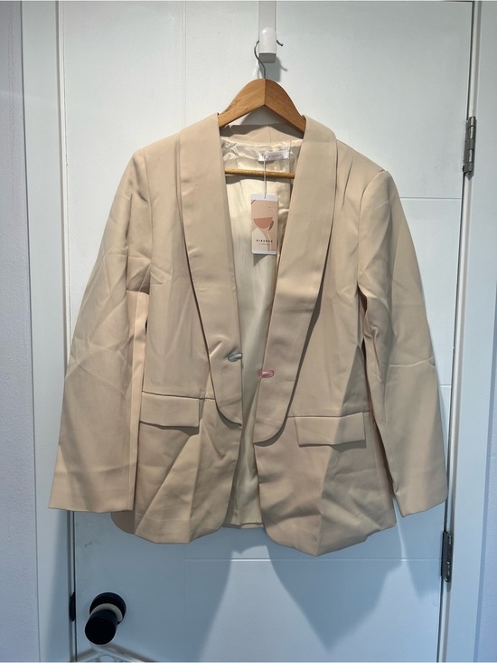 kirundo Jackets & Blazers - Women’s Kirundo Cream Shawl-Collar Blazer - Size Medium